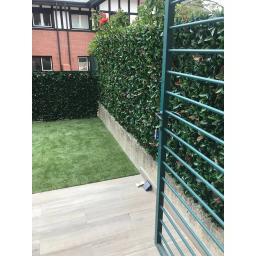 Zeleni zid s crvenim lovorovim lišćem Vertical Red Lauro 1x1 m